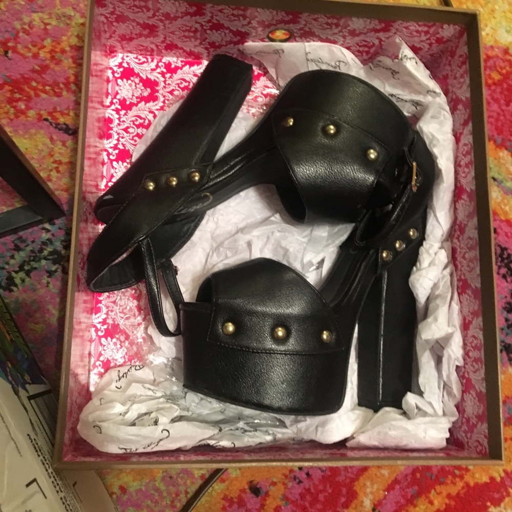 Platform heels
